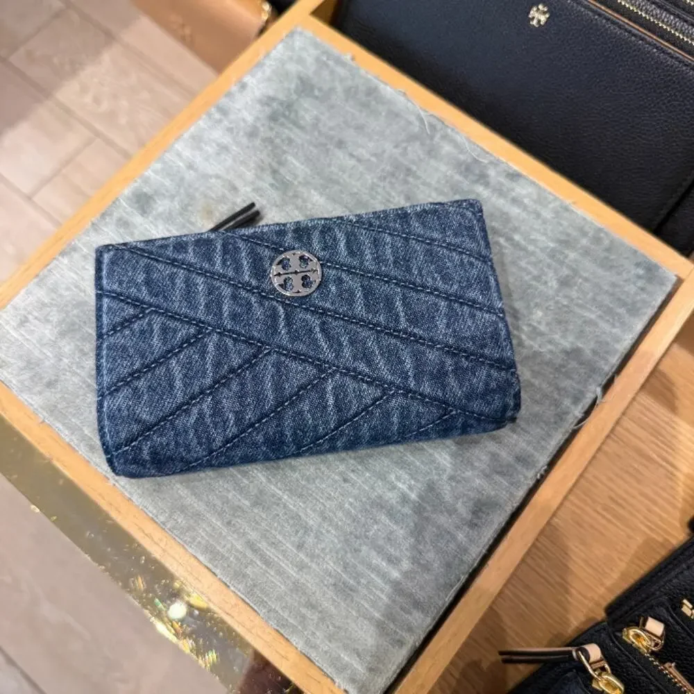 New‼️Tory Burch Willa Chevron Denim Medium Wallet 187364  Denim $250